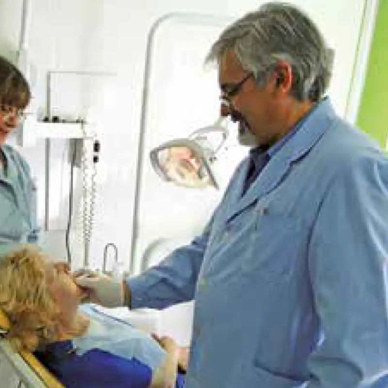 Dr. Roberto Palavecino